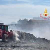 incendio mercato rc vvff 17-9-2025 (2)