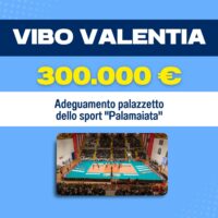 Pubblicità di Vibo Valentia: palazzetto sportivo con tavolo da biliardo e evento da 300.000€ in evidenza. Spazio azzurro.