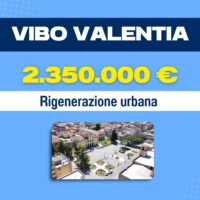 Vibo Valentia: rigenerazione urbana in corso, immagine aerea dei lavori e spazi pubblici in sviluppo, evidenziando nuove infrastrutture e aree pedonali.