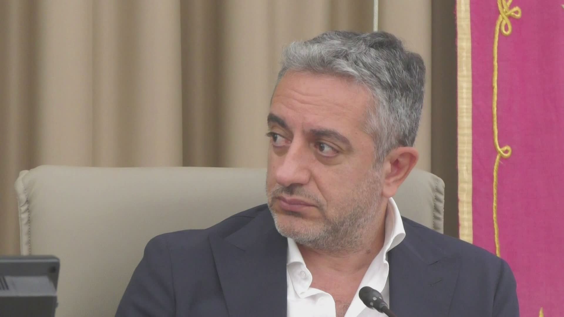 Cassano, il sindaco Iacobini dopo l’agguato: «Giù le mani dalla città»