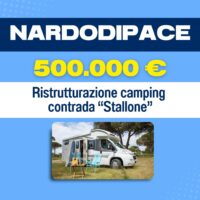 Pubblicità NARDODIPACE: 500.000 € per ristrutturazione camping contro Stallone, immagine camper all’aperto.
