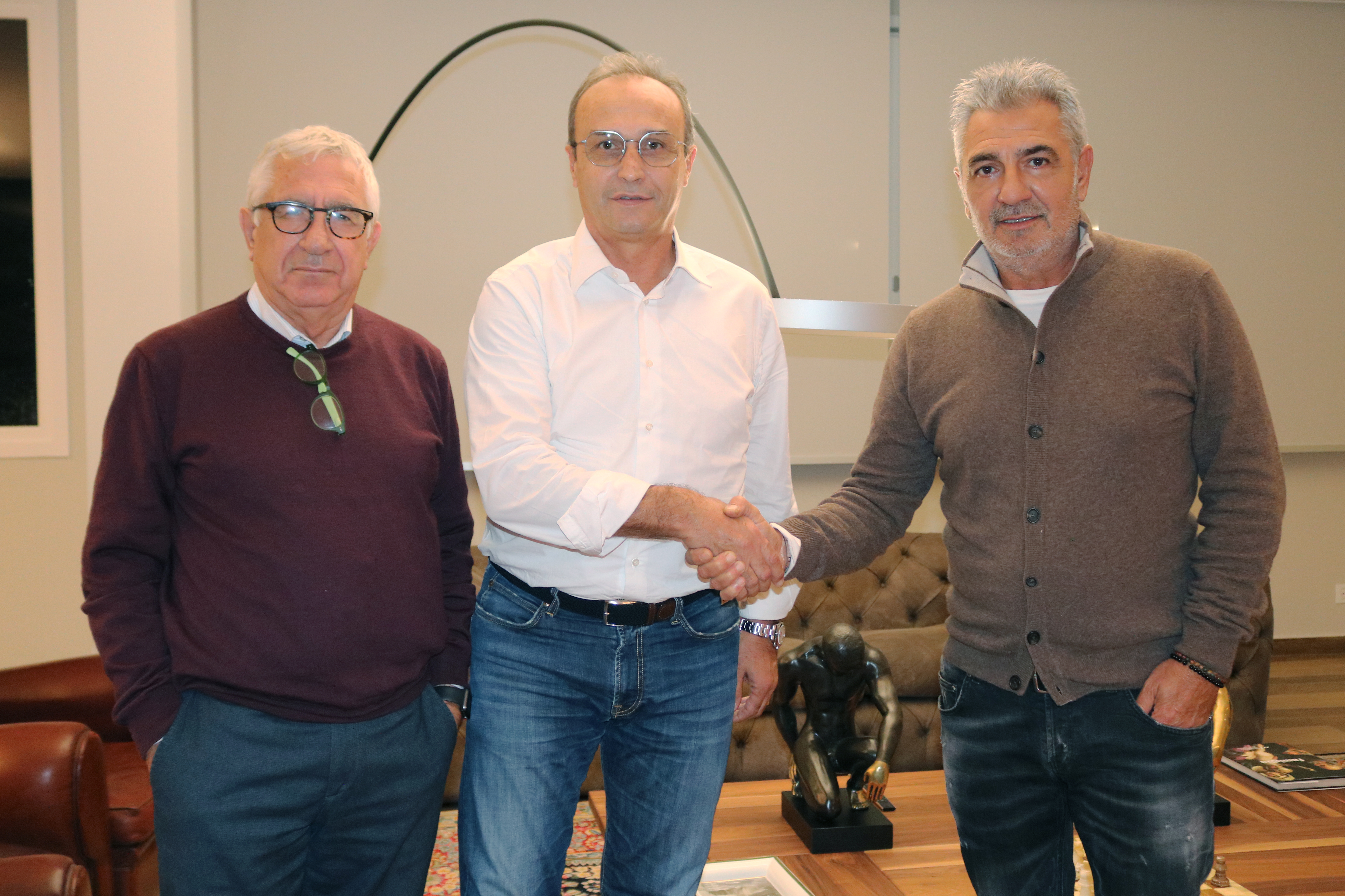 SERIE B | Calcio, cambio in panchina: il Crotone solleva Modesto e arriva Marino