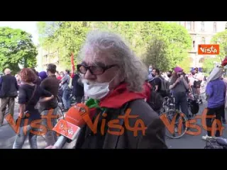 25 aprile, il monito dal presidio di piazza Castello: “Scorta a Liliana Segre campanello d’allarme”