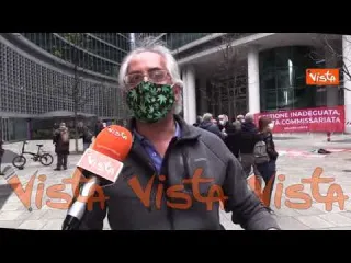 Pentolada contro la Regione a Milano, le voci dei manifestanti: “Sanità lombarda lasciata andare”