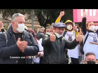 Mutande e Fumogeni su Camera con Vista su La7