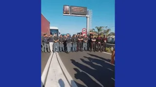 Protesta degli agricoltori, tensione allo svincolo di Pizzo