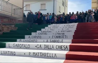 Strongoli, una scala per ricordare le vittime innocenti di mafia