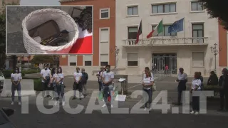 Protesta pacifica di parrucchieri ed estetisti a Crotone: ecco le richieste allo Stato (VIDEO)