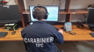 Funzionario del ministero della Cultura accreditava indebitamente buoni pasto