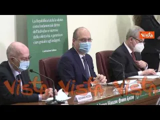 Magrini (Direttore Aifa): “Astrazeneca è sicuro. Benefici superano ampiamente rischi