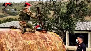 Nascondeva arsenale nella stalla degli animali: arrestato 29enne nel Reggino (VIDEO)