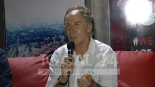 VIDEO | Calcio, tifosi in delirio a Crotone per l'arrivo della leggenda Franco Baresi