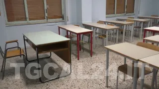 Coronavirus, Calabria verso zona rossa? Incerto il ritorno sui banchi di scuola