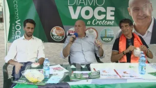 VIDEO | Comunali a Crotone, Voce presenta programma e liste: «Si parte dalla differenziata»