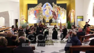 VIDEO | Musica, l'omaggio a Vivaldi della violinista Anna Tifu e la Kharkiv Chamber Orchestra