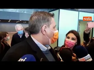 Vaccini, Toti: "2mila vaccini al giorno all'hub Fiera di Genova"