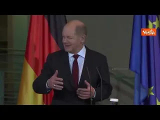 Migranti, Scholz: "Osserviamo con interesse protocollo tra Italia e Albania"