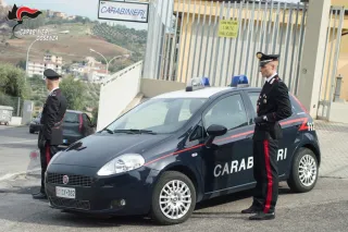 Colpi di pistola contro 51enne già noto alle forze dell'ordine