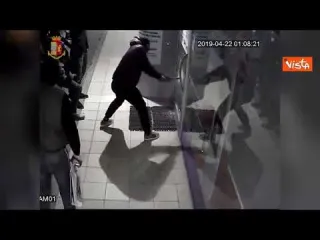 Presa la banda di rapinatori ai negozi di cellulari