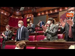 "Siamo tutti Condorelli", il Pd mostra i torroncini in Aula alla Camera