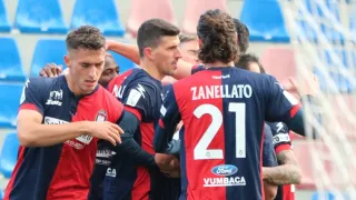 SERIE B | Calcio: il Crotone torna finalmente alla vittoria. Pareggio Reggina, cade il Cosenza in casa