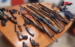 Stefanaconi, i Carabinieri scovano un arsenale in casa di una coppia