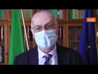 Rezza: "Dati migliorano leggermente, Rt scende a 0.98. Necessario accelerare vaccinazioni"