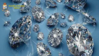 Operazione "Gold fish", diamanti a prezzi superiori al valore: sequestrati beni per 17 milioni (VIDEO)