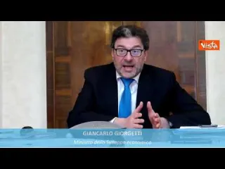 Giorgetti: “Transizione green va guidata politicamente, a rischio interi settori”