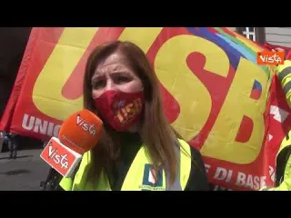 Presidio lavoratori manutenzione stradale in piazza a Napoli: "Chiediamo la stabilizzazione"