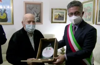 Salvò 75 alpini durante la guerra: Fuscaldo festeggia i 100 anni del cavaliere Stefano Piemontese