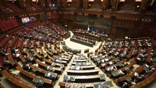 Dl Ponte: il Governo pone la questione di fiducia alla Camera dei Deputati