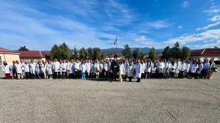Occhiuto accoglie 98 nuovi medici cubani: «Popolo calabrese vi ringrazia»