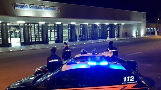 Adescano online un ragazzo, lo picchiano e rapinano: tre arresti