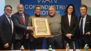 Confindustria omaggia il maestro Gerardo Sacco per i 60 anni di attività