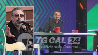 L'imitazione di Brunori Sas fatta da Nicola Savino