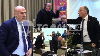 Rissa sfiorata durante il Consiglio Comunale a Crotone