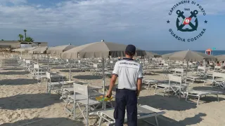 Cirò Marina, occupazione senza permesso: Guardia Costiera libera 375 mq di spiaggia