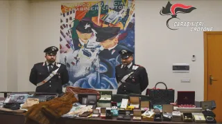 Peculato ai danni del Comune di Savelli: maxi sequestro di 3 milioni