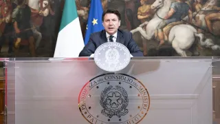 Coronavirus, nuova stretta dal Governo: multe fino a 3000 euro