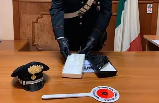Controlli antidroga nella piana di Gioia: due arresti e 2 kg di cocaina sequestrati