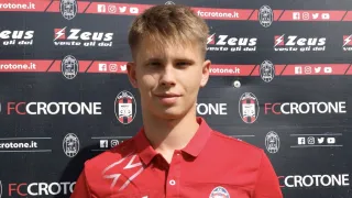 CALCIOMERCATO | Serie B, al Crotone arriva il difensore Artemijus Tutyskinas: per lui un quinquennale
