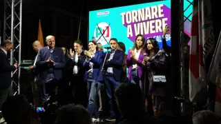 REGIONALI | Schlein e Bersani in piazza per Pasquale Tridico