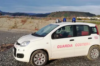 Scaricavano reflui nel fiume Castace: sequestrate tre attività nel catanzarese, tra questi un ristorante