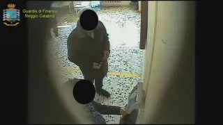 Furbetti del cartellino: 13 misure cautelari a dipendenti del polo sanitario di Taurianova (VIDEO)