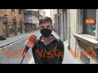"Non vediamo l'ora d riabbracciare la normalità." Cosa pensano i romani delle riaperture