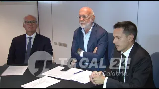 Via al collegamento aereo tra Crotone e Roma Fiumicino