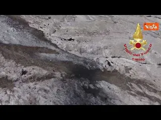 Frana sulla Marmolada, le immagini riprese dall'alto da un drone dei Vigili del Fuoco