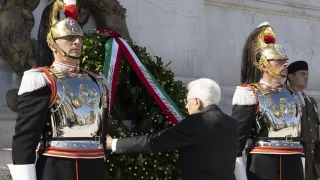 2 Giugno: l'omaggio del presidente Mattarella al Milite Ignoto