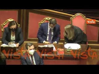 Draghi nell’aula del Senato per riferire su prossimo Consiglio europeo. Le immagini